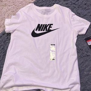 Large Men nike tee with tags